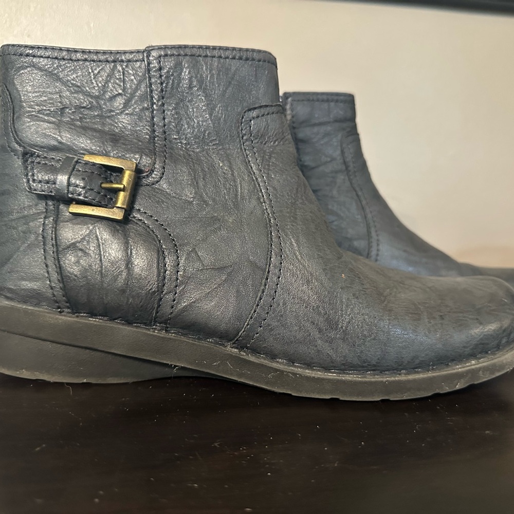Women's Navy Leather Ankle Boots